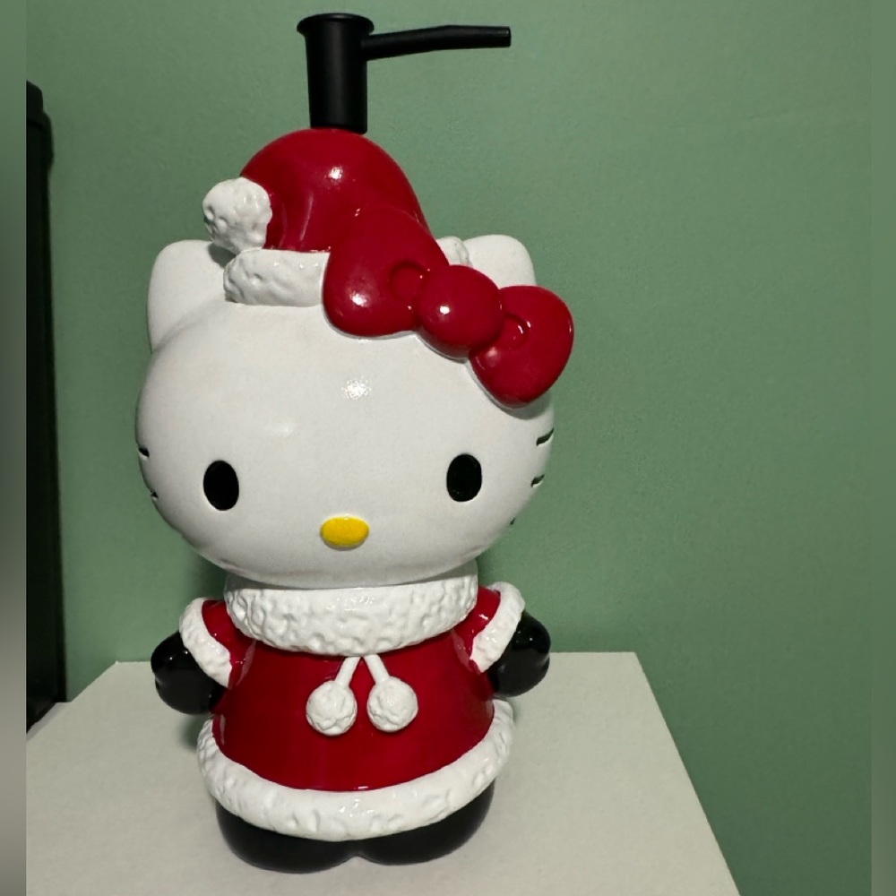Hello kitty soap dispenser